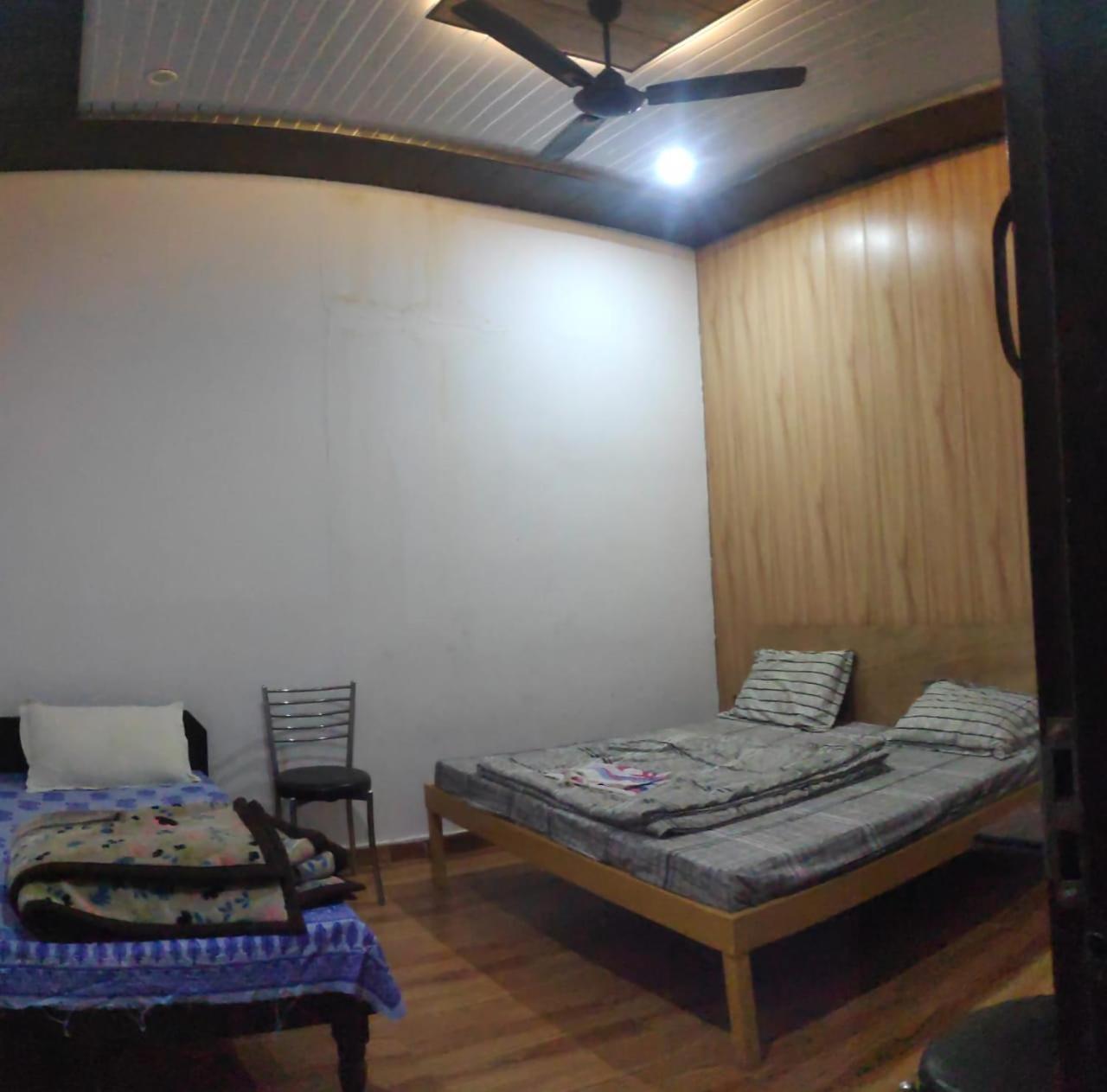 Hotel Trishul Inn Karnaprayāg Eksteriør bilde